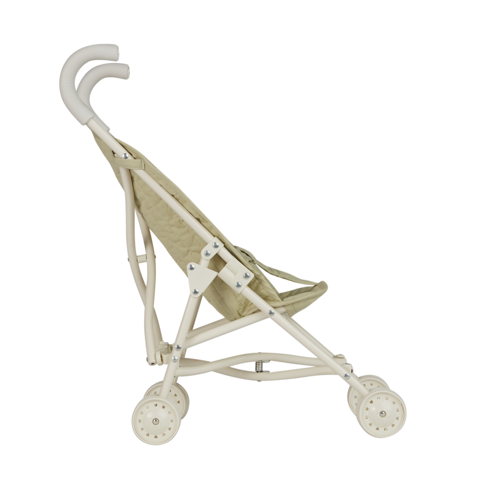 Side profile of Sollie Stroller Sage – Compact design with sturdy wheels and soft cotton quilted seat in sage green.